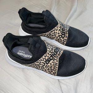 Adidas cloud foam shoes